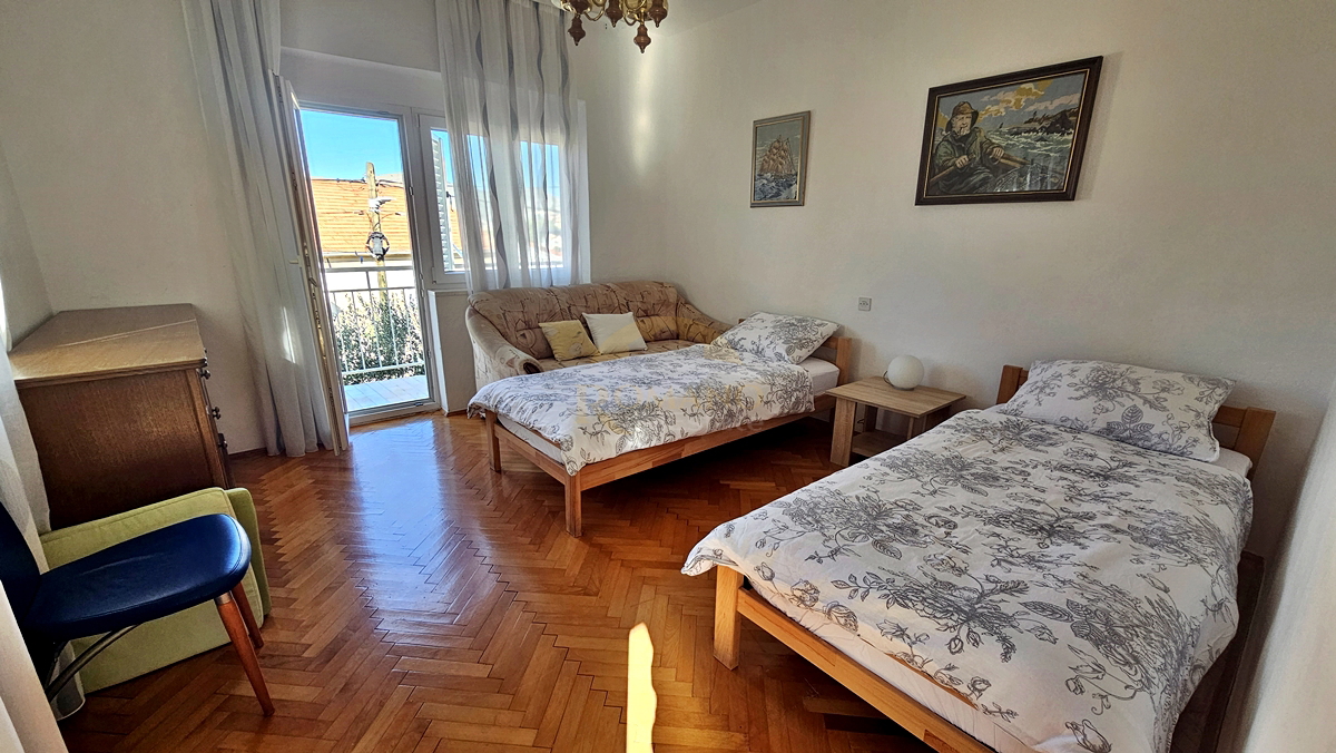 Hiša v Trogirju/Čiovu - Blizu kampa Rožac - 200 m od morja